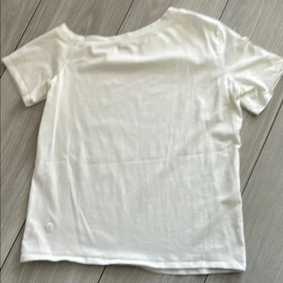 Lululemon Off-The-Shoulder Cotton T-shirt Women's Top Size Small - Picture 2 of 3